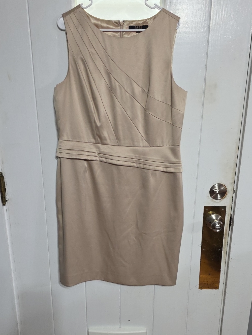 Alex Marie Women's Formal Dress Gold Pleats Sleeveless Midi Zips Size 16 EUC